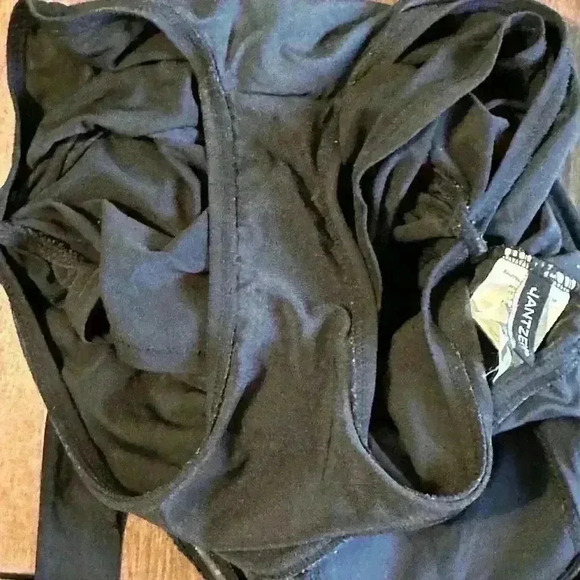 JANTZEN Swimsuit 1 Piece Ruffled Overlay. Removable Strap Black Size 8 - Picture 9 of 11